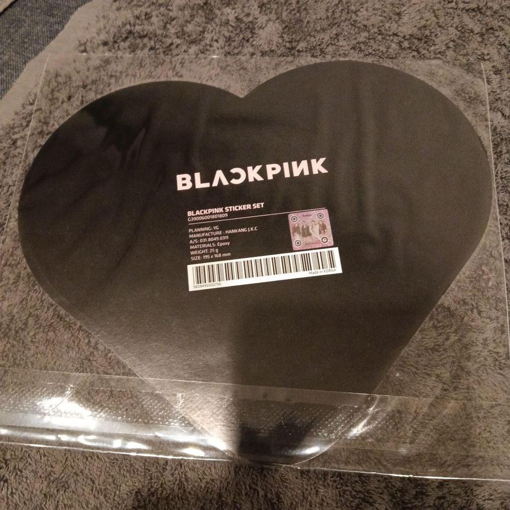 [USED] BLACKPINK heart-shaped sticker