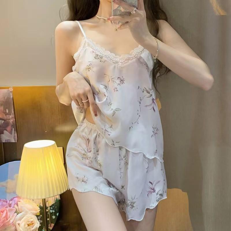 Large size summer ice silk V-neck lace suspender shorts thin girl small chest sexy loungewear