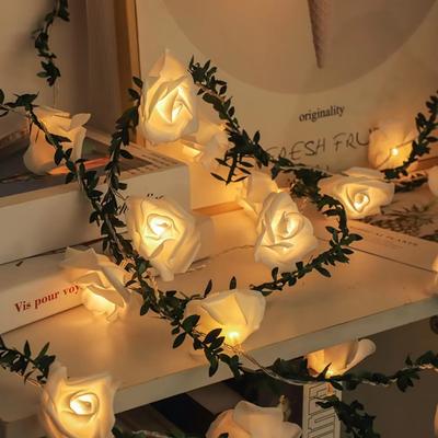 Guirnalda de Rosas Blancas Boda Ratán Artificial Decoración DIY Hogar Hoja Verde Cadena de Luces LED Luces de Hada Flor de Rosa