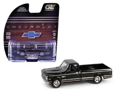 Greenlight 1/64 Chevrolet Cheyenne C10 Short Bed 1972 Black
