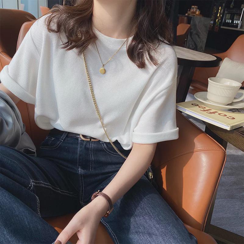 Жіноча вафельна футболка з рукавом до ліктя однотонна - Літня вільного крою