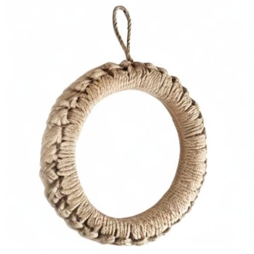 Stylish straw pot mat, heat-resistant, with hooks, perfect for iron kettles, pots, earthenware pots, and other ironware. A simple, decorative accessor