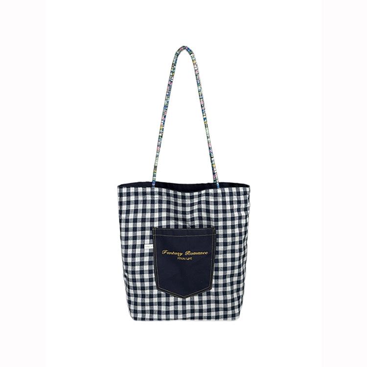 Korean double-sided plaid shoulder tote bag, new niche large-capacity canvas bag, premium commuter armpit bag