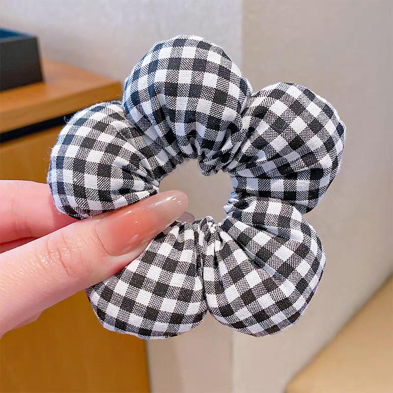 2026 New Year Girls' Sweet Padded Flower Hair Ties: Ideal for Bun Hairstyles,Parent-Child Matching,Elegant&Cute Hair Accessories