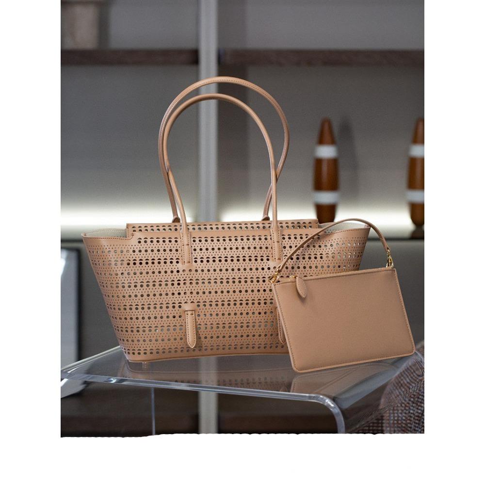 2025 New Leather French Neomina31 Hollow Tote Bag One Shoulder Handheld Leisure Basket Women's Bag