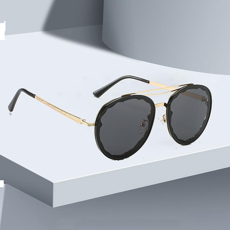 Vintage Sunglasses For Women Fashionable Modern Wavy Frame Semi Transparent Gradient Lens Golden Decorative Glasses Women