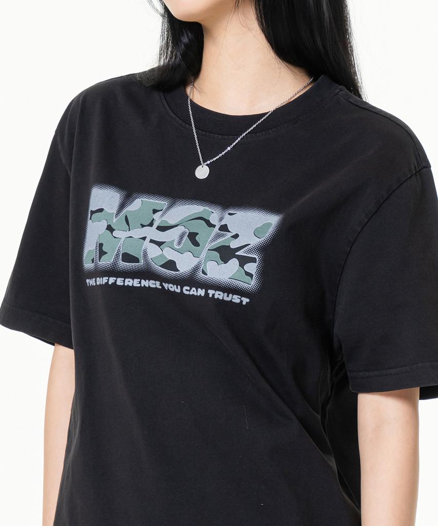 MOZMOZ Camo Logo 2-Type Pigment Short Sleeve T-Shirt Black