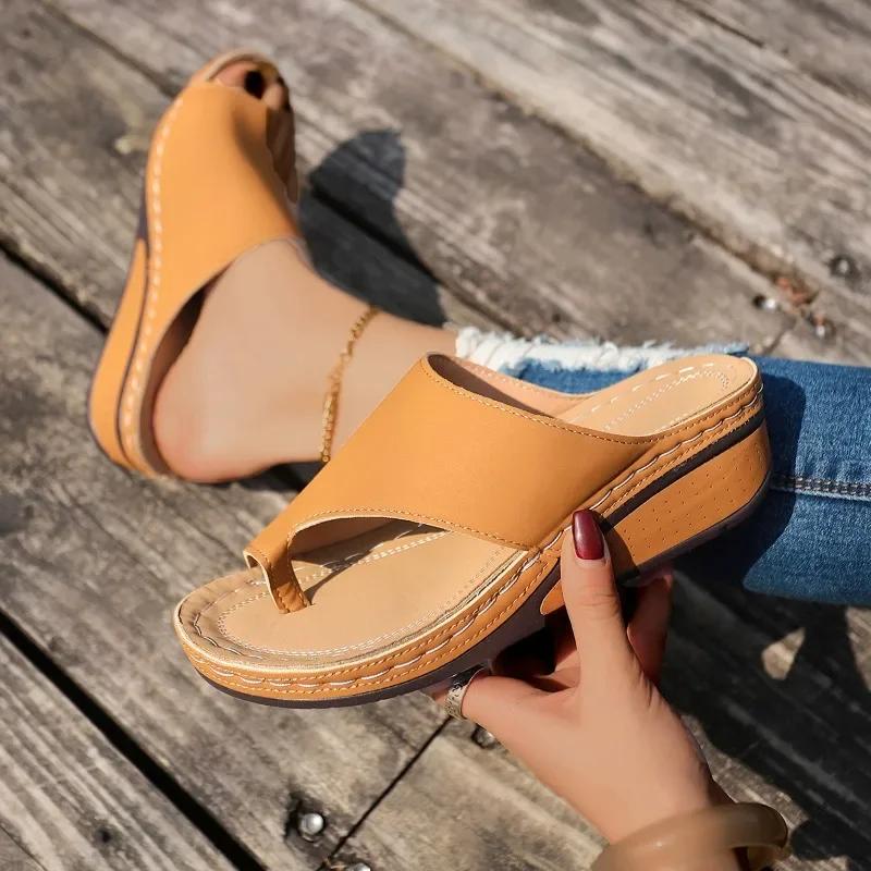 Fashion Summer Women Concise Round Toe Platform Outdoor Slippers 2025 Light Open Toe Fashion Shoes for Women Classic Women's Slippers