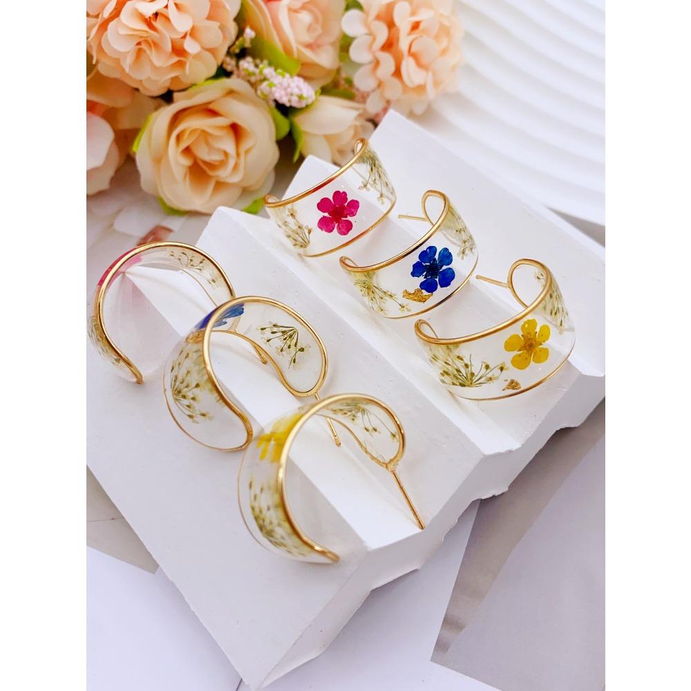 Transparent Resin Dried Flower Earrings for Women, Trendy C-shaped Floral Hoop Earrings, Perfect for Daily Wear