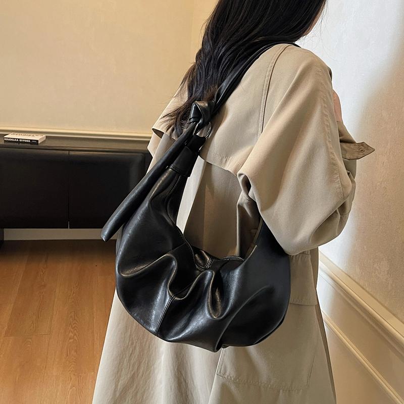 Vintage Soft PU Leather Shoulder Bag Women Large Capacity Crescent Hobo Bag Wide Strap Sling Bag for Work Travel and Casual Outings