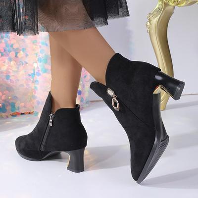 Neue dünne und mittelhohe spitze Fleece-Stiefel und nackte Stiefel für Herbst und Winter, kurzer Schaft, einfarbig, hoher Absatz.