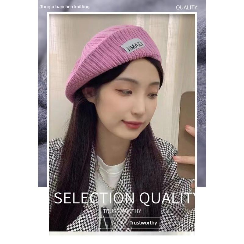Knitted Woolen Hat for Women In Fall and Winter, Beret Style, Appliquéd Fabric Hat with Large Brim, Luxurious Style, Fashionable for Daily Wear.