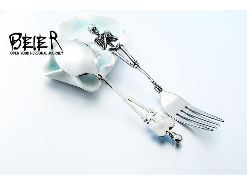 Beier Retro Titanium Steel Skull Tableware Set: Stainless Steel Fork and Spoon