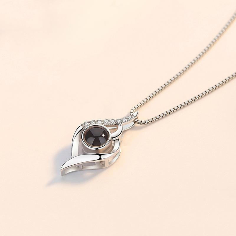 Love Heart-shaped Projection Necklace for Women, Japanese and Korean Simple Student, Customized Pendant Collarbone Chain