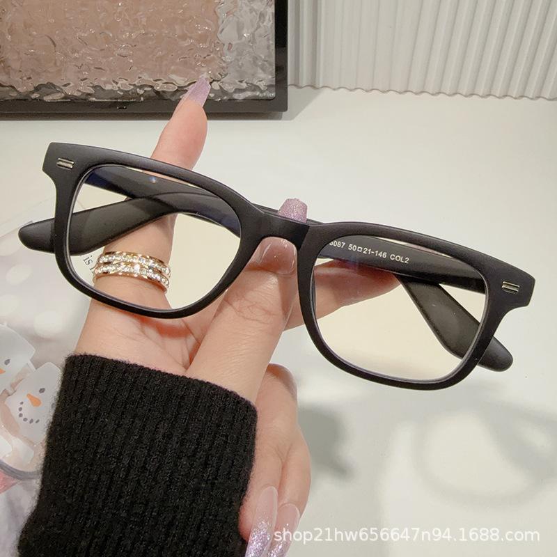 New women's anti-blue glasses frame women's high-end sense fashion and thin anti-ultraviolet glasses can be matched with myopia glasses