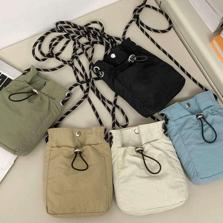 Niche Drawstring Crossbody Shoulder Kettle Bag Mobile Phone Bag Waterproof Yoga Bag Running Sports Outdoor Portable Bag