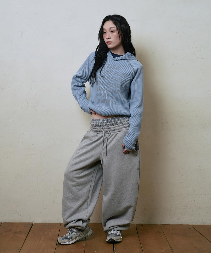 Lujeoseukeulleob Layered Star Studded Wide Sweatpants Gray