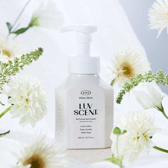 LUV SCENT Hand Wash 300ml (Choose 1 of 2 types) (White Shirt/Flower Market)