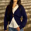 Wijnrood V-hals Gebreide Cardigan met Gouden Knopen Slim Fit Lange Mouwen Trui Top