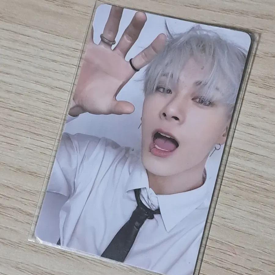 

ASTRO Фотокарта Moonbin