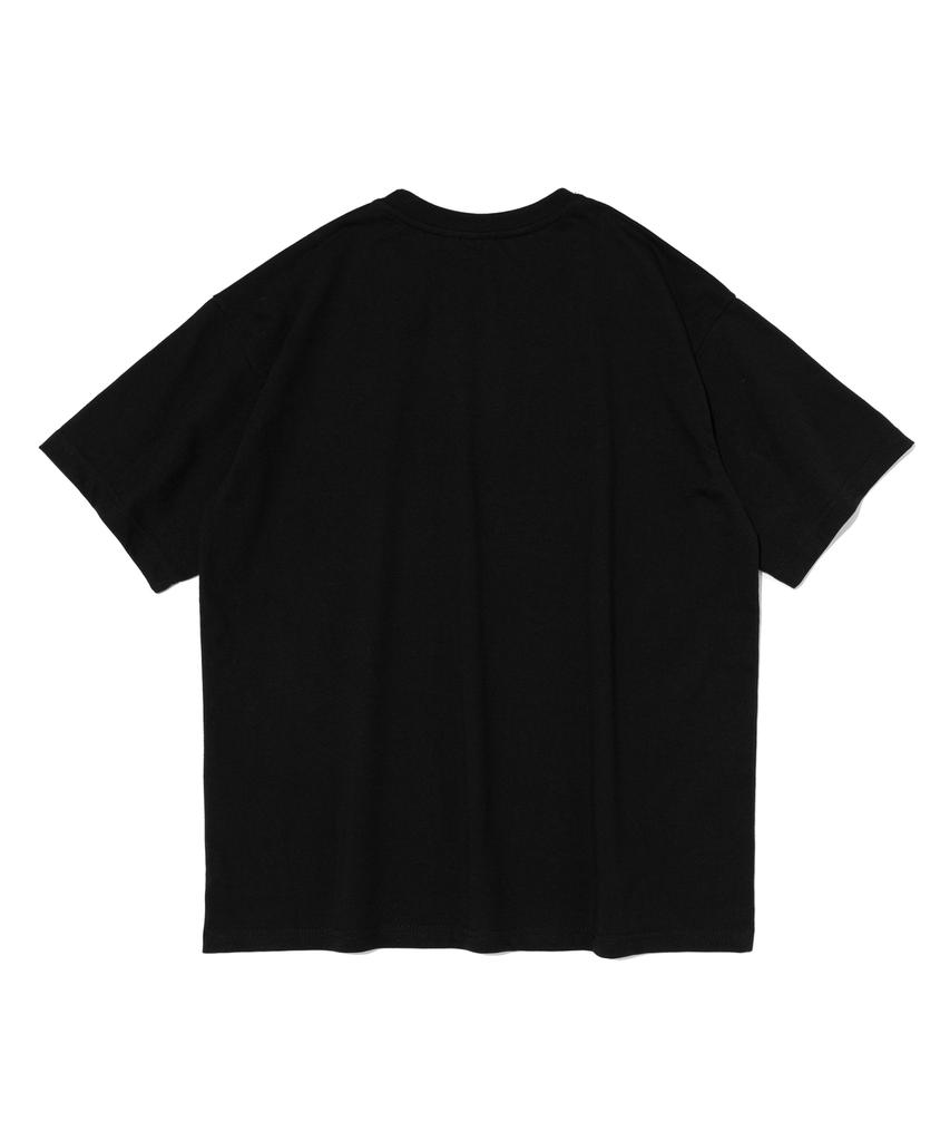 TAILOR STUDIO Typo Oversized Short Sleeve T-Shirt (Black)