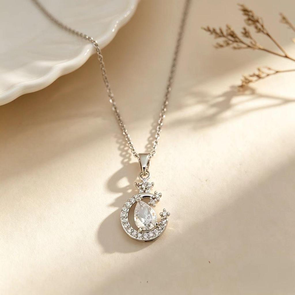 Elegant Cat Pendant Necklace: Fresh Design with Micro-Set Zircons for Women - Light Luxury & High-End Feel; Perfect Clavicle Chain Accessory.