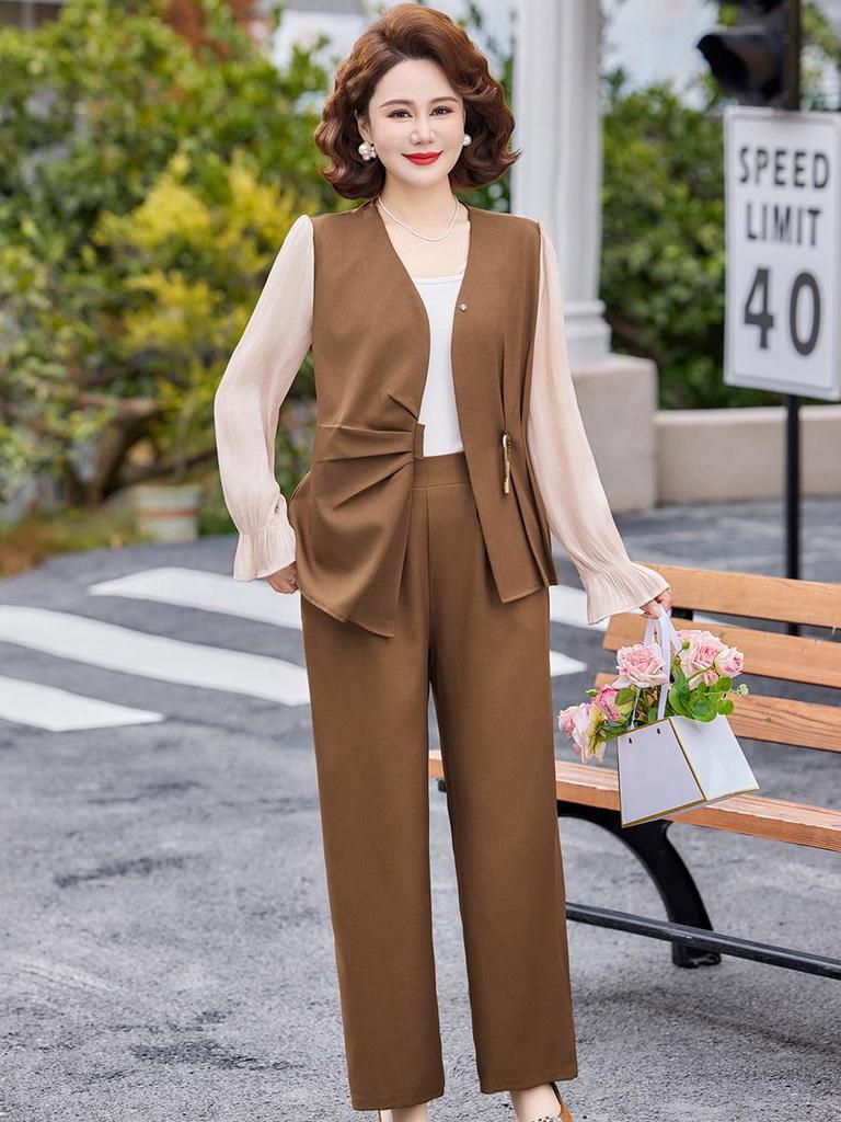 Mother's Plus Size Spring 2026 Two-Piece Set: Short Shirt with Spliced Long Sleeves for Middle-Aged and Elderly Women’s Elegant Style.