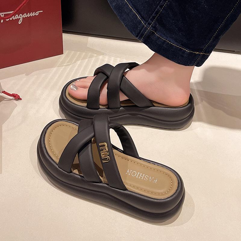 

Slippers women s summer outer wear fashion 2025 new thick-soled height increase versatile with skirt beach sandals women s sandals 35 чёрный