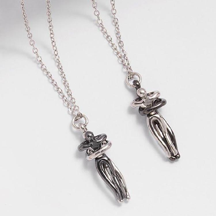 Intricate Couple Necklace Love Pendant Necklace Hugging Necklace Date Jewelry Perfect for Weddings and Romance Dates