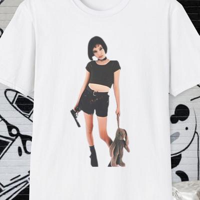 Leon, RARE Mathilda Standing W/ .9 & Teddy! Promo Photo, The Professional, 90s Movies, Cult Classic, Film, French Cinema, Foreign, Indie T-shirt