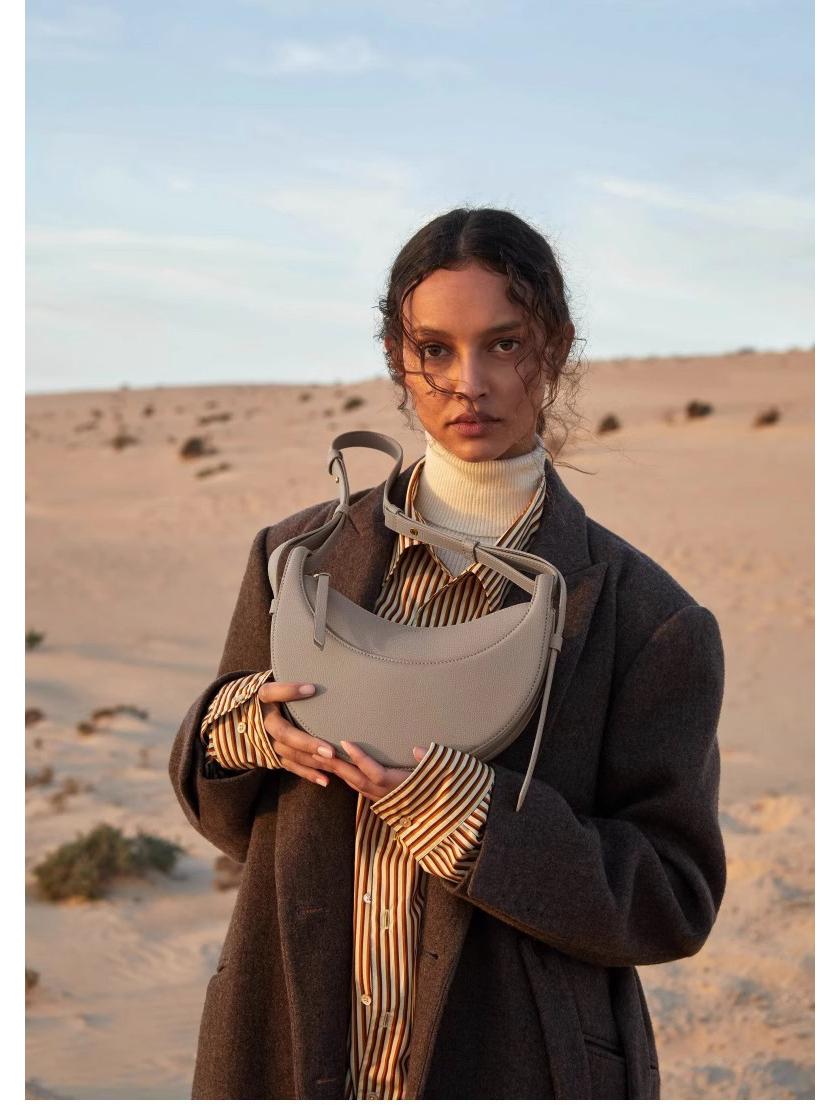 Французская дизайнерская сумка-полумесяц 2025 - Модная высококлассная женская сумка под мышку и через плечо.