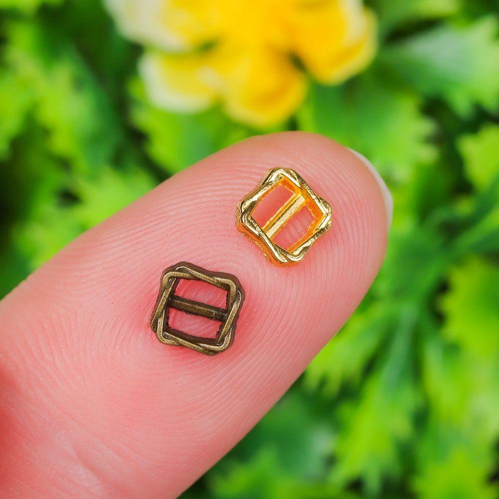 Mini Bardzo Małe Guziki do Paska Wzory Akcesoria do Torebek dla Lalek Klamra Trójkątna Klamry do Lalek DIY