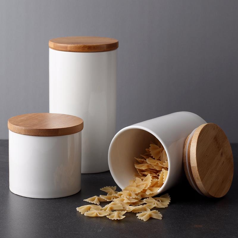 European Kitchen Ceramic Sealed Pot Coffee Milk Powder Food Storage Jar White Storage Bottle with Wooden Lid Home Decoration New