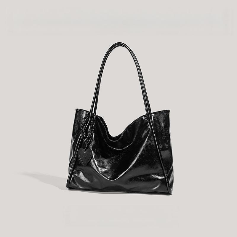 Sweet Cool Tote Bag Women Fashion Soft Leather Shoulder Bag With Heart Pendant