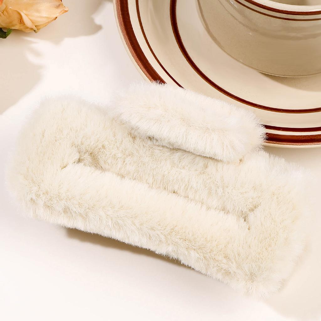 Furry Claw Clips Big Crab Hair Claw Girl Winter Ponytail Holder Large Imitation Plush Grab Cawl Clips For Women Hair Accessories