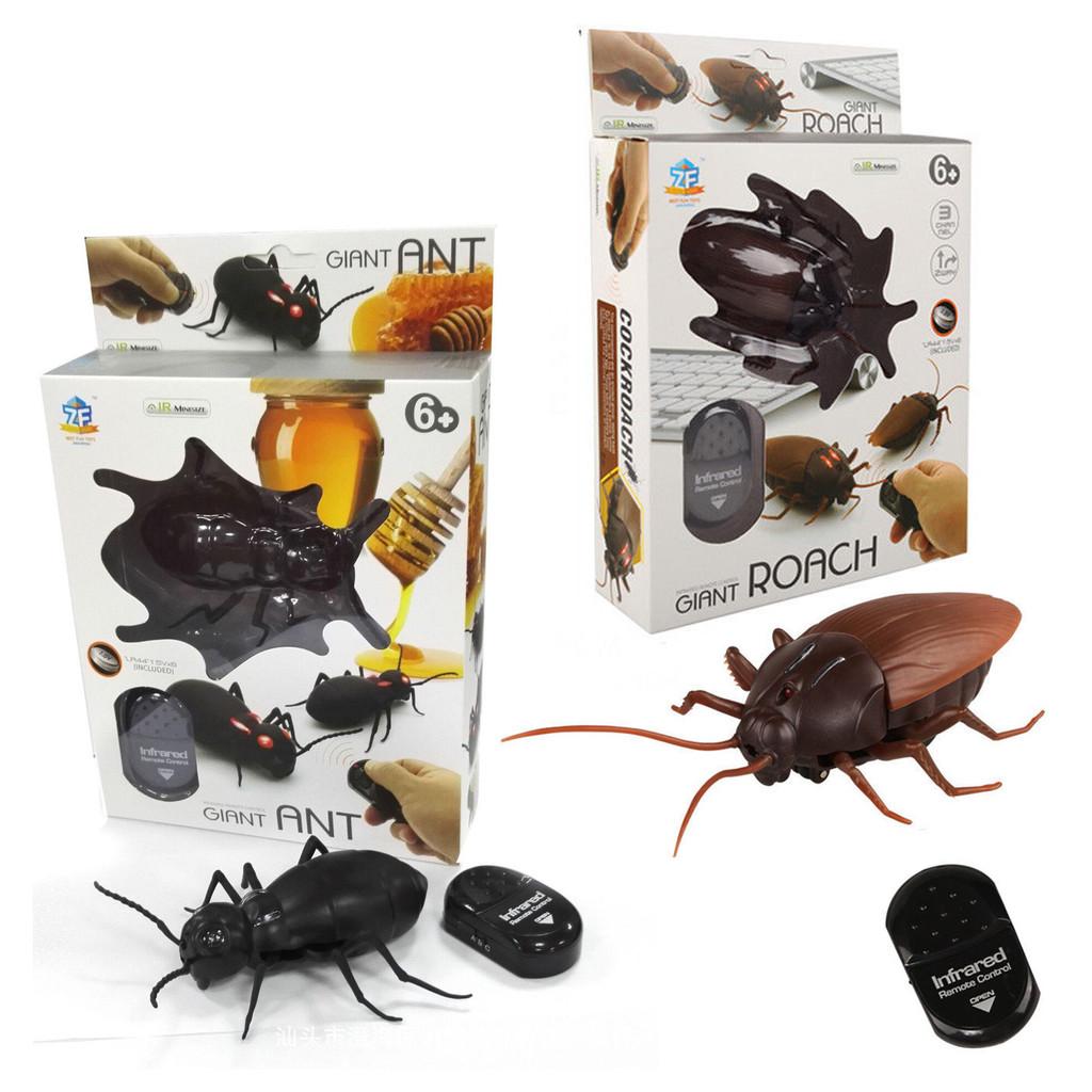 Scarafaggio Giocattolo Realistico con Telecomando Scherzo Creativo Plastica Infrarossi Animale Domestico