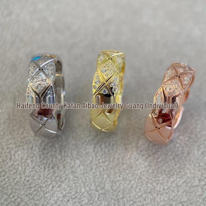 Elegant Coco-Style Mid-Band Ring with Diamond Accents: Minimalist, Versatile, Timeless Luxury.