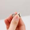 2 Stück Modischer Herzförmiger Magnetischer Befestigungsclip, Mehrfarbiger Abnehmbarer Magnetischer Druckknopf, Geeignet zur Befestigung von Hemden, Kragen, Hosenbeinen, Manschetten, Schals