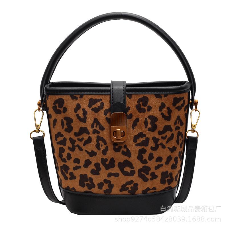 2025 Autumn Popular Portable Small Bag Women's High-end Texture Fashionable Versatile Bucket Bag Foreign Style Leopard Print Messenger Bag