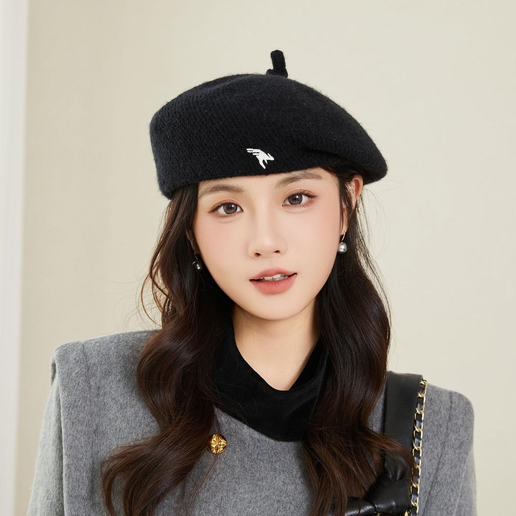 Japanese Autumn and Winter Fashion Knitted Beret Women Casual and Versatile Face Showing Small Beret Hat Warm and Fashionable Painter Hat