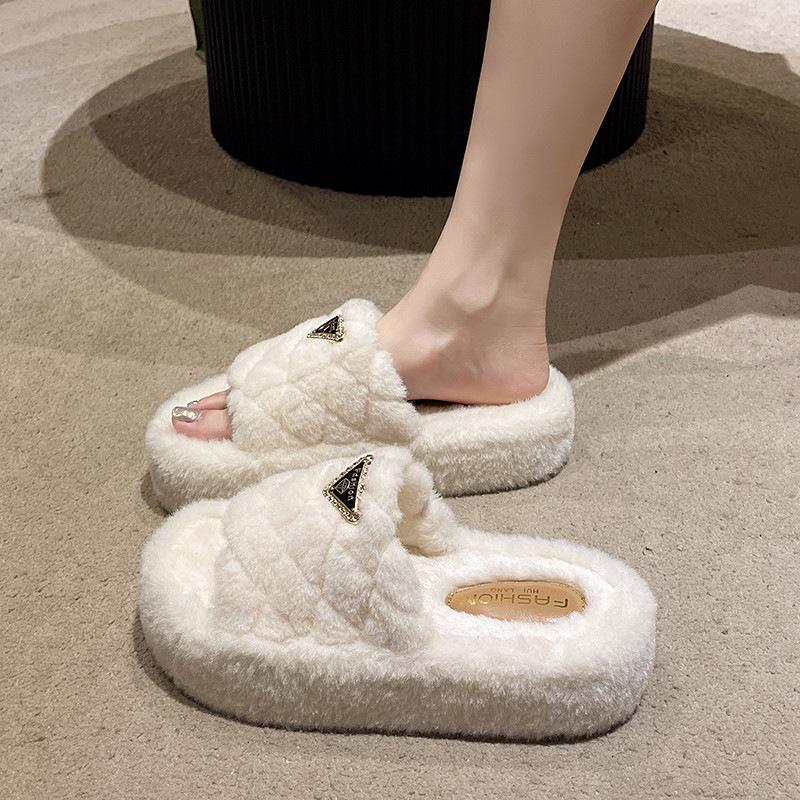 

Mao Mao slippers women s 2024 autumn and winter new triangular standard one-word slippers indoor and outdoor wear velvet cotton half drag women 42