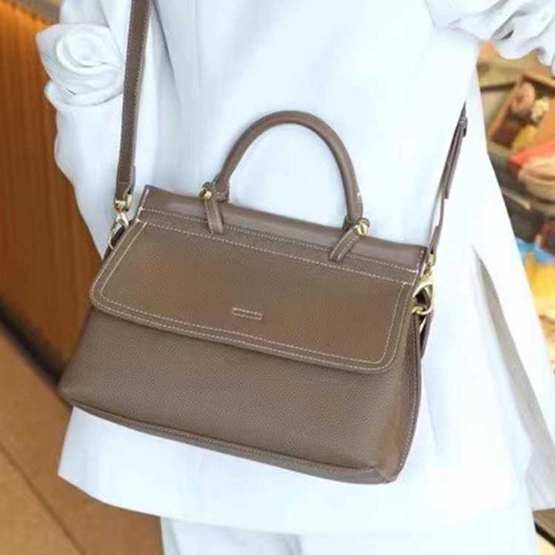New Lightweight Luxury High-end Handbag with Women's Head Covering Layer Made of Cowhide, Fashionable Leather, Commuting Shoulder Bag, Crossbody Bag