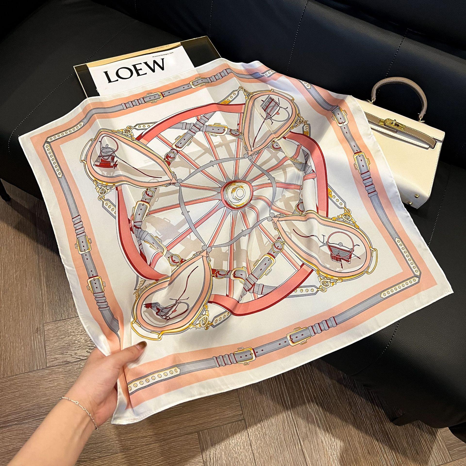 

Female 70cm Satin Square Scarf Vintage Spring and Summer Senior Sense Print Designer Ladies Headscarf Women Scarves 70x70cm