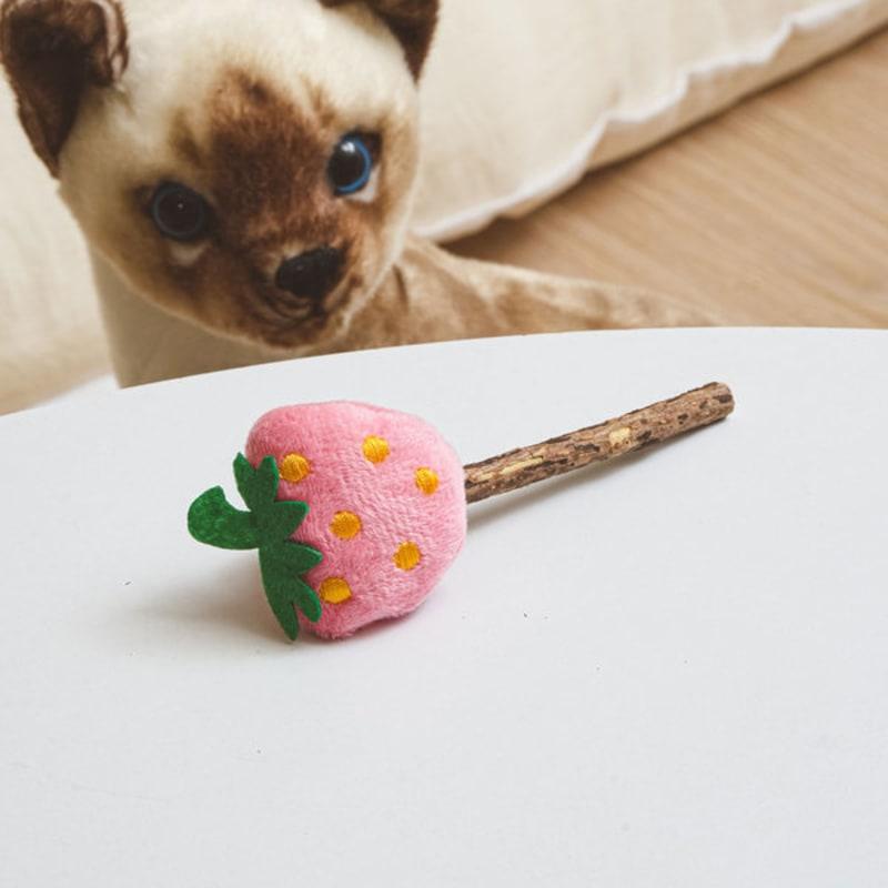 [Pet] Matatabi Strawberry Plush Toy