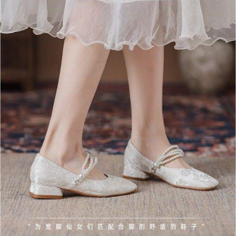 Chinese retro national style square head rare shoes pearl word Mary single shoes 2025 new bridesmaids beautiful cheongsam single shoes