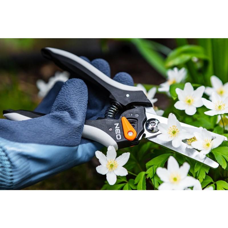 Universelle Astschere 210 mm, Reichweite bis 6 mm, Verstellbarer Abstand - T N15-208