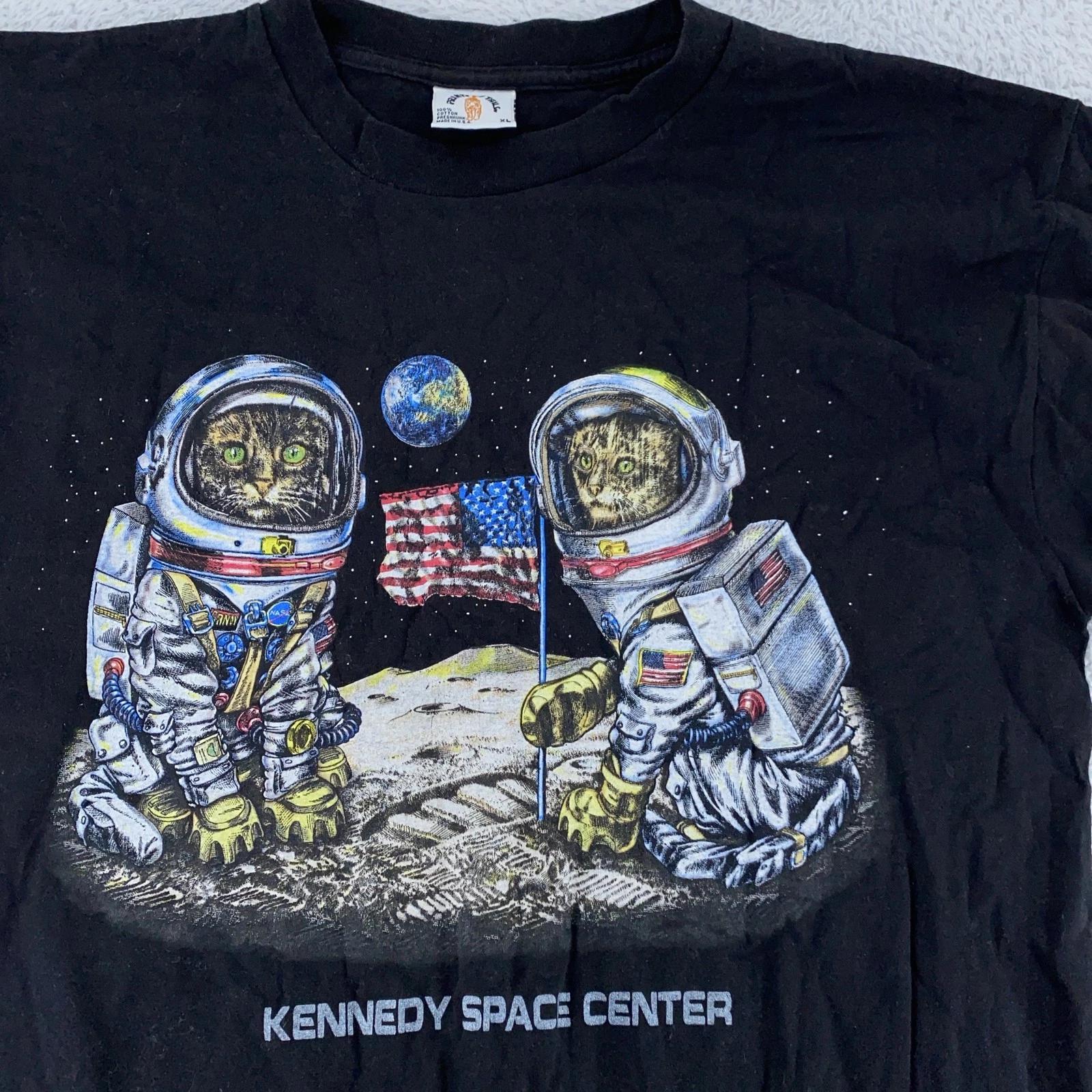 Vtg Kennedy Space Center Cat Astronaut Moon Shirt XL Black Print of Tails 90s XL