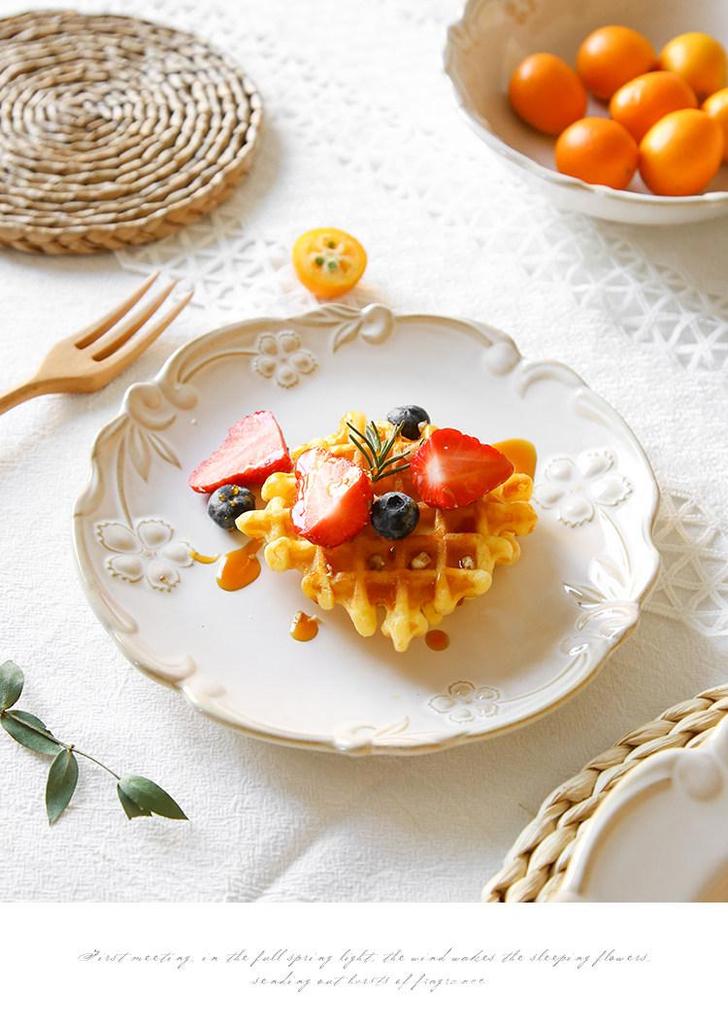 Elegant Retro Embossed Ceramic Dinner Plate Collection