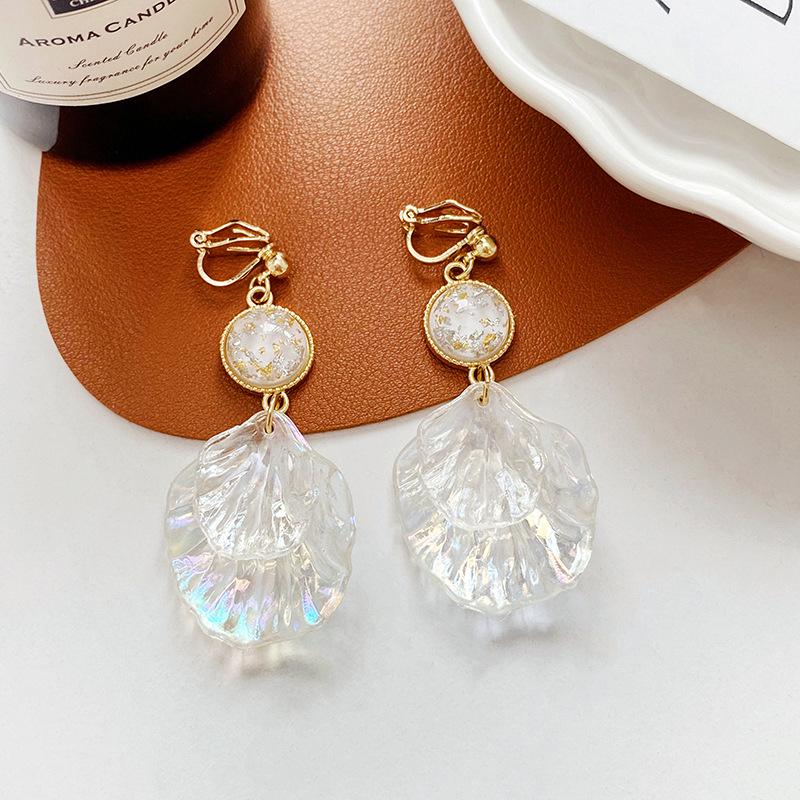 Minimalist Seashell Clip-On Earrings: French Retro Design, No Piercing Needed