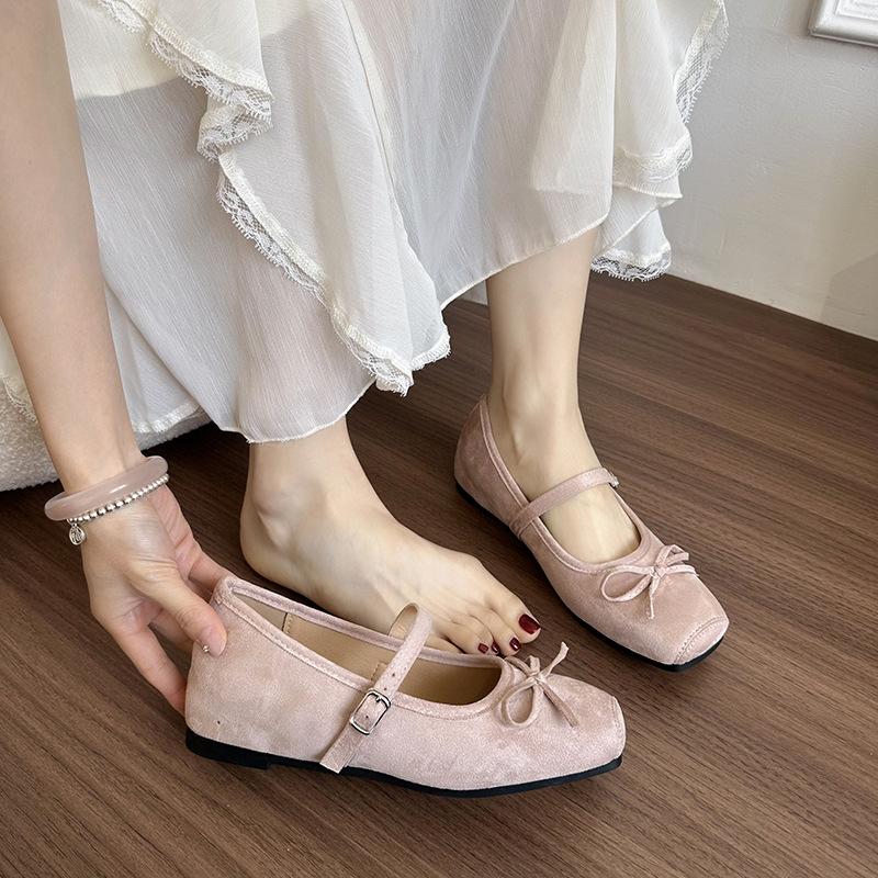 Design sense niche one-word buckle shallow mouth single shoes women's 2025 new late evening breeze with skirt Mary Jane grandma shoes